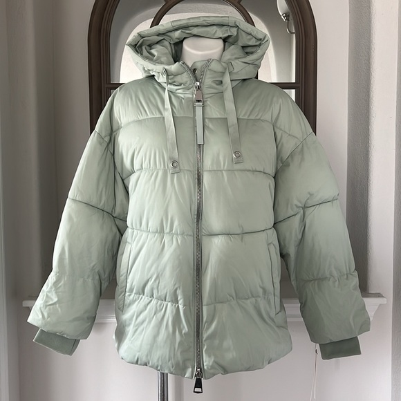 AQUA Hooded Puffer Coat in Sage Green, Size XS New w/Tag $198 (SOLD OUT) - Picture 2 of 7